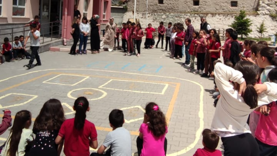 GELENEKSEL ÇOCUK OYUNLARI HAFTASI COŞKUYLA KUTLANDI
